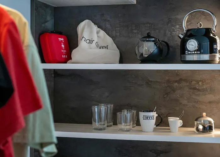 Boutie Executive, A Kalamatastay *