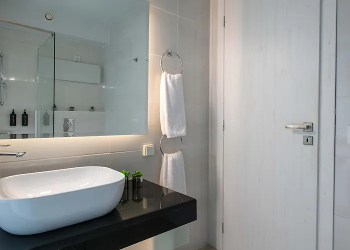 Boutie Executive, A Kalamatastay